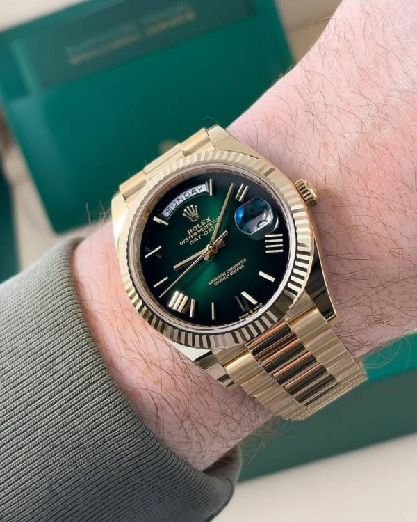 Rolee_x Oyster Perpetual Day Date 40 Battery Gold Green