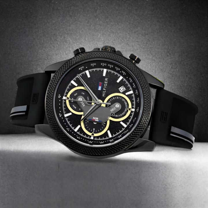 Tomm_y Hilfiger Clark