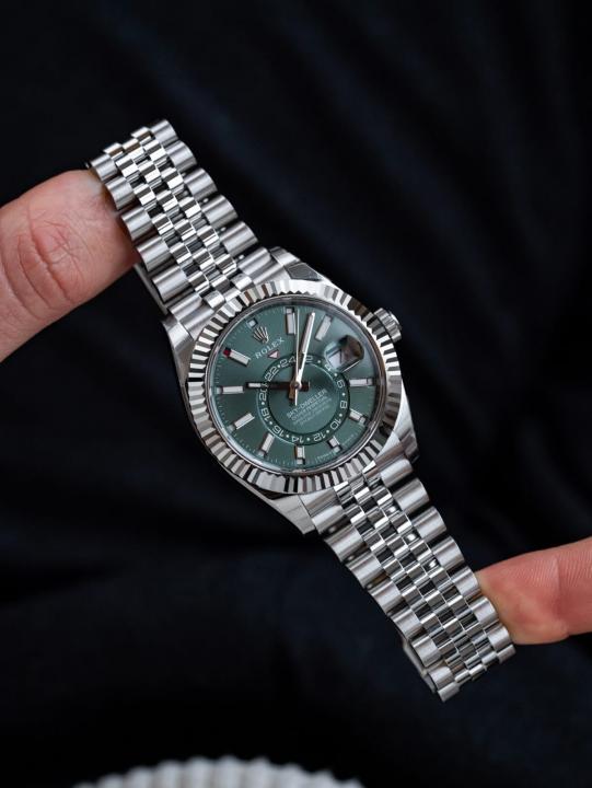 Role_x Oyster Perpetual Sky Dweller Silver-Green