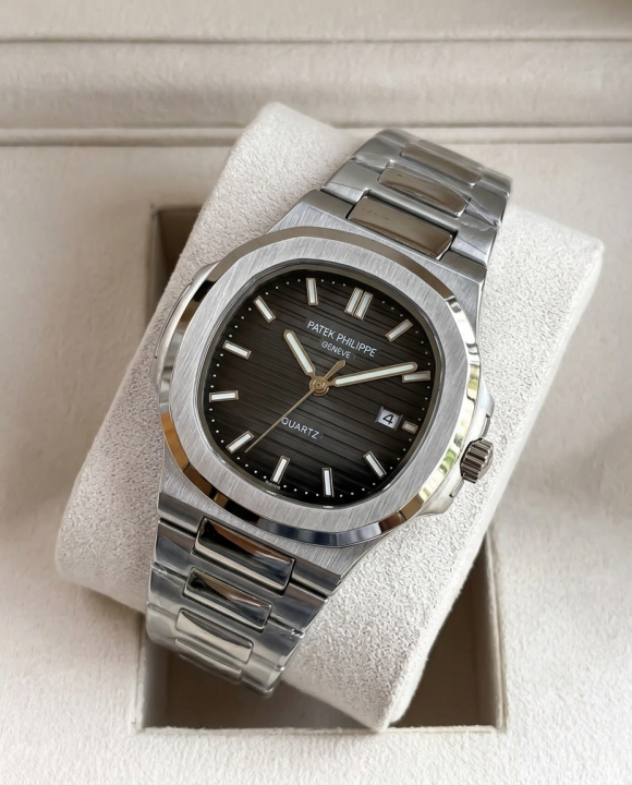 Patek Philipp_e Nautilus