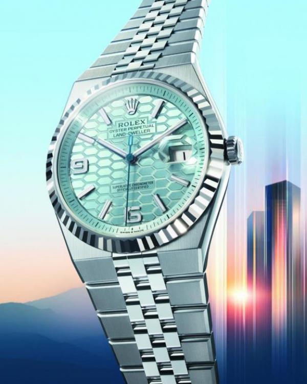 Role_x Oyster Perpetual Land Dweller Light Green