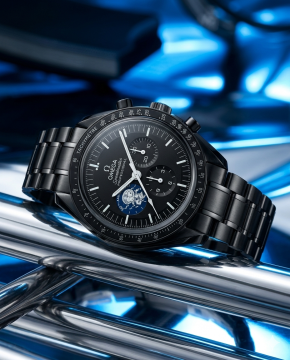Omeg_a Speedmaster 57 Silver Snoopy 50th Anniversary