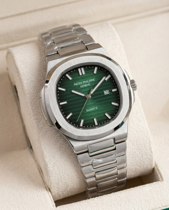 Patek Philipp_e Nautilus