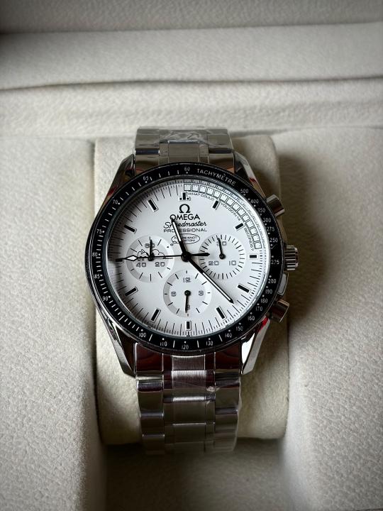 Omegg_a Speedmaster Professional Moonwatch