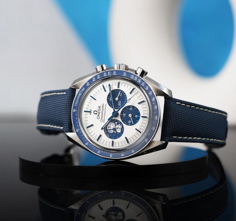Omeg_a Speedmaster Silver Snoopy