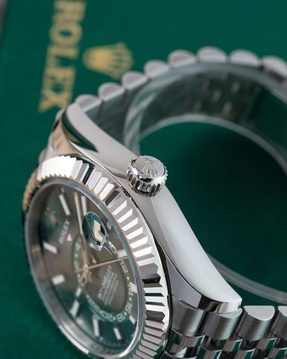 Role_x Oyster Perpetual Sky Dweller - J1818