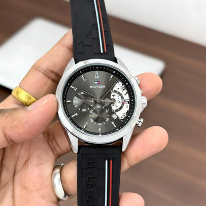 Tomm_y Hilfiger Baker