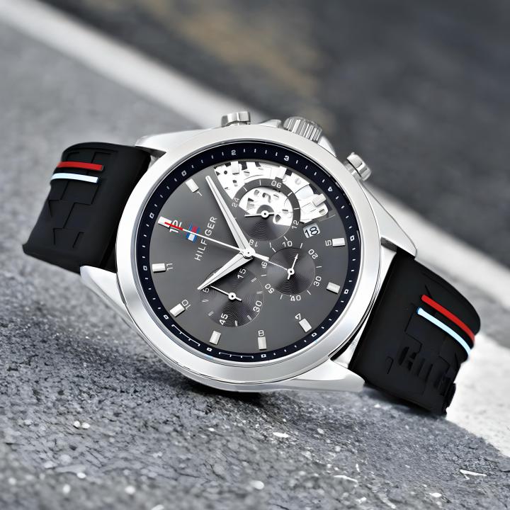 Tomm_y Hilfiger Baker