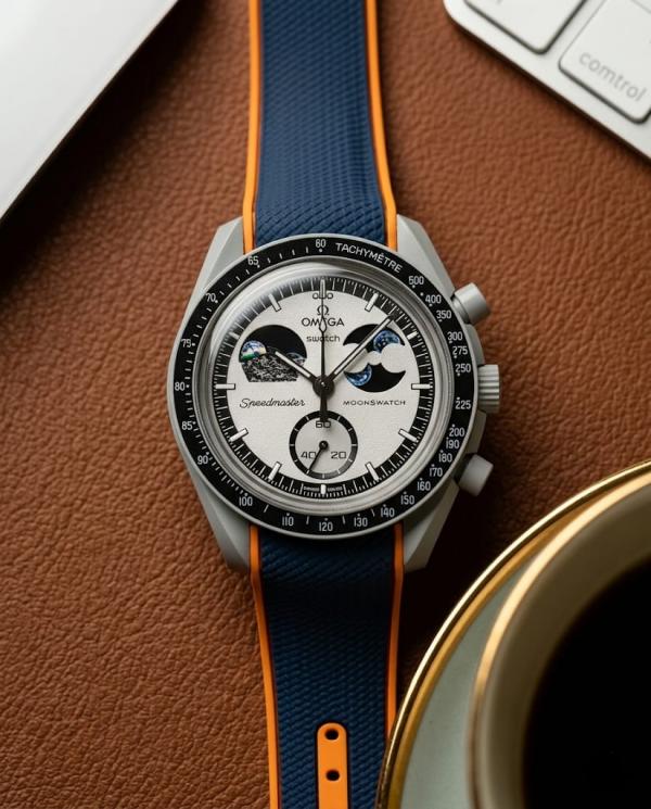 Omegg_a Moon Watch Limited Edition Blue