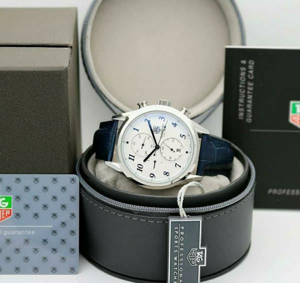 Tag heue_r carrera calibre 16 chronograph
