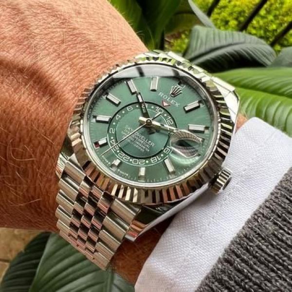 Rolee_x Oyster Perpetual Sky Dweller Silver-Green