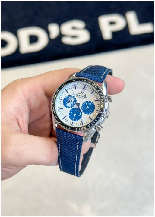Omegg_a Speedmaster Silver Snoopy