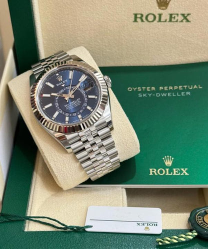 Role_x Oyster Perpetual Sky Dweller Silver-Blue